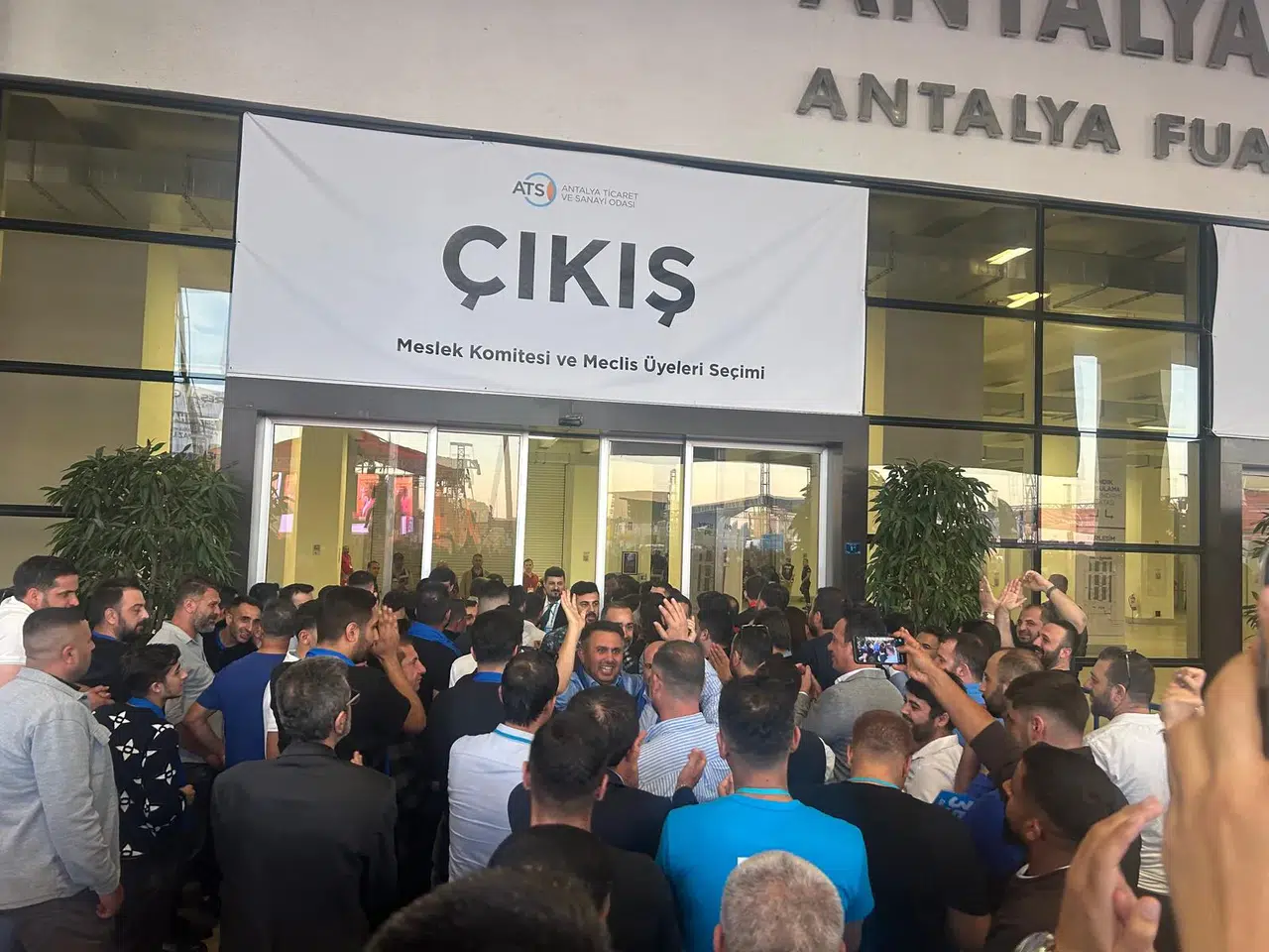 Sandıklar Sayılıyor! ATSO Seçimlerinde Kazanan Listeler ve Meslek Grupları Belli Oluyor!