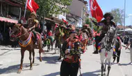 Burdur'da Develer ve Sipsi Eşliğinde Temsili Yörük Göçü