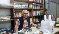 Manavgat'ta 70 Yıllık Terzi Kitap Aşkıyla Dükkanını Kütüphaneye Çevirdi