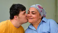 Antalya’da 18 Yıllık Sevgi: Emirhan’ın Dünyasını Renklerle Doldurdu