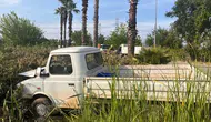 Serik Yukarıkocayatak Yolunda Kaza: Sürücü Kamyonetinde Sıkıştı
