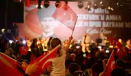 Kepez’de Gençler İçin Doğum Günü Partisi