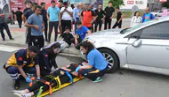 Gazipaşa'da Otomobille Çarpışıp Metrelerce Sürüklendiler: 2 Yaralı