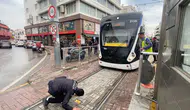 İsmetpaşa Durağında Kedi Operasyonu: Tramvay Seferlerine Ara Verildi!