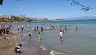 Adana da Güneşi Gören Tatilciler Yumurtalık Sahili'ne Akın Etti