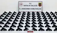 Serik’te Operasyon: Araçtan 100 Ruhsatsız Tabanca Çıktı, 2 Tutuklama