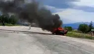 Burdur-Kemer Karayolunda Otomobil Alev Topuna Döndü!