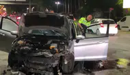 Antalya'da Kazada Hurdaya Dönen Araçtan Kendi İmkanlarıyla Çıktı