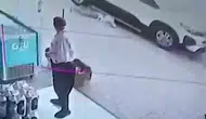 Faciadan Saniyelerle Dönüldü! Adana'da Aracın Altına Giren Çocuğu Böyle Kurtardı.