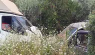 Döşemealtı'nda Trafik Kazası: Çarpışan Araçlar Bahçeye Savruldu