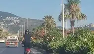 Alanya'da Trafikte Ölümcül Gösteri: Motosiklet Üzerinde Ayağa Kalktı!