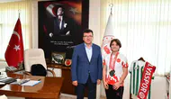 Serik'e Türkiye Şampiyonluğu Geldi: Ayşe Büyükkaçar'dan Çift Madalya