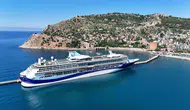 Alanya Limanı'na Yanaşan Dev Gemi Binlerce İngiliz Turist Getirdi