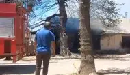 Serik'te Gecekondu Yangını: Alevler Mahalleliyi Sokağa Döktü