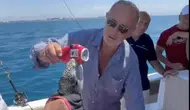 Fatih Altaylı Antalya Açıklarında Balon Balığı Yakaladı: Canlı Yayında Teneke Kutuyu Isırttılar!