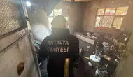 Antalya'da Yangın: Komşu İki Ev Aynı Anda Alev Aldı