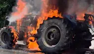Hatay’da Seyir Halindeki Traktör Alev Alev Yandı