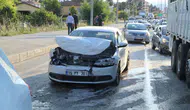 Burdur'da Kavşakta Şiddetli Çarpışma: Otomobilde Sıkıştı!