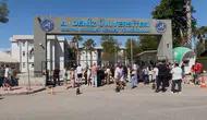 Üniversite Adayları Sınıflarda, Aileler Dışarıda Ter Döküyor
