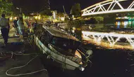 Manavgat Irmağı'nda Tekne Dibe Gömüldü! Dalgıçlar Zorlukla Çıkardı