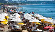 Antalya'da Termometreler 40 Dereceyi Gördü, Sahiller Doldu!