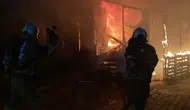 Konteyner Kentte Korkutan Yangın: Alevler Büyümeden Söndürüldü!