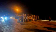 Manavgat'ta Beton Mikseri Virajı Alamadı: Devrilen Aracın Sürücüsü Yaralandı!