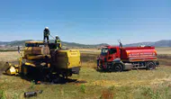 Seyir Halindeki Biçerdöver Alevlere Teslim Oldu, 1 Dönüm Anız Yandı