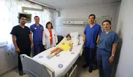 Kırgızistanlı Minik Akhmarcan Antalya’da Şifa Buldu: Nadir Hastalığı 5 Tıkaçla Yenildi!