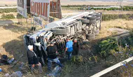 Burdur'da Tanker Şarampole Devrildi! Sürücü Kabinde Sıkıştı