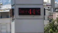 Antalya Kavruluyor! Termometreler 44 Dereceyi Gördü Sahiller Doldu Taştı