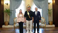 Altın Kemeri Antalya'ya Getiren Başpehlivan Erkan Taş'tan Vali Şahin'e Ziyaret