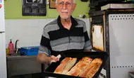 81 Yaşında, 69 Yıldır Aynı Tezgâhta! Mesleğini İlk Günkü Aşkla Yapıyor
