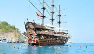 Kemer'de Korsan Tekneleri Sezonu Başladı