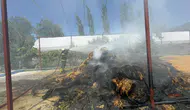Evin Bahçesinde Çıkan Yangında Tonlarca Arpa ve Balya Kül Oldu