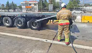 Seyir Halindeki Tırın Lastiği Alev Aldı! Facia İtfaiyenin Müdahalesiyle Önlendi