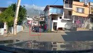 İskenderun’da Akılalmaz Kaza! Geri Vitese Takıp Gaza Bastı, Duvara Çarptı