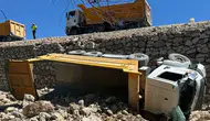 Yol Yapım Sahasında Feci Kaza: Korkuteli-Fethiye Yolunda Devrilen Kamyonun Sürücüsü Öldü