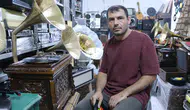 Adana'da Tarihin Sesini Tamir Eden Gramofon Ustası