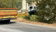 Kontrolden Çıkan Otomobil Şarampole Uçtu: 3 Kişi Yaralandı!
