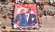 30 Ağustos Coşkusu: 660 Metrekarelik Dev Türk Bayrağıyla Rekor!