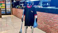 Maaşını Beğenmeyen Robot Garson Zam İstedi!