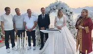 Gazeteci Vehbi Kaya’nın Kızı Gamze Gül Kaya ile Onur Güçlü Evlendi