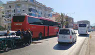 Alanya'da Yolcu Otobüsü ile Otomobil Çarpıştı! 1 Yaralı
