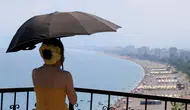 Antalya'da Hissedilen Sıcaklık 40 Derece!