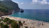 Alanya'da Sıcak Alarmı! 33 Derecede Plajlar ve Tekne Turları Doldu Taştı