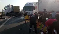 Adana'da Tır Çarpışması: Emniyet Şeridindeki Araca Çarptı