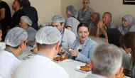 Antalya Büyükşehir'den Her Gün 2 Bin Porsiyon Sıcak Yemek