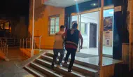 Kameralardan Kaçamadı! Mersin'de Otomobile Taşla Saldıran Şüpheli Yakalandı!