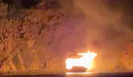 Demirli Tur Teknesi Alevlere Teslim Oldu! Kullanılamaz Hale Geldi